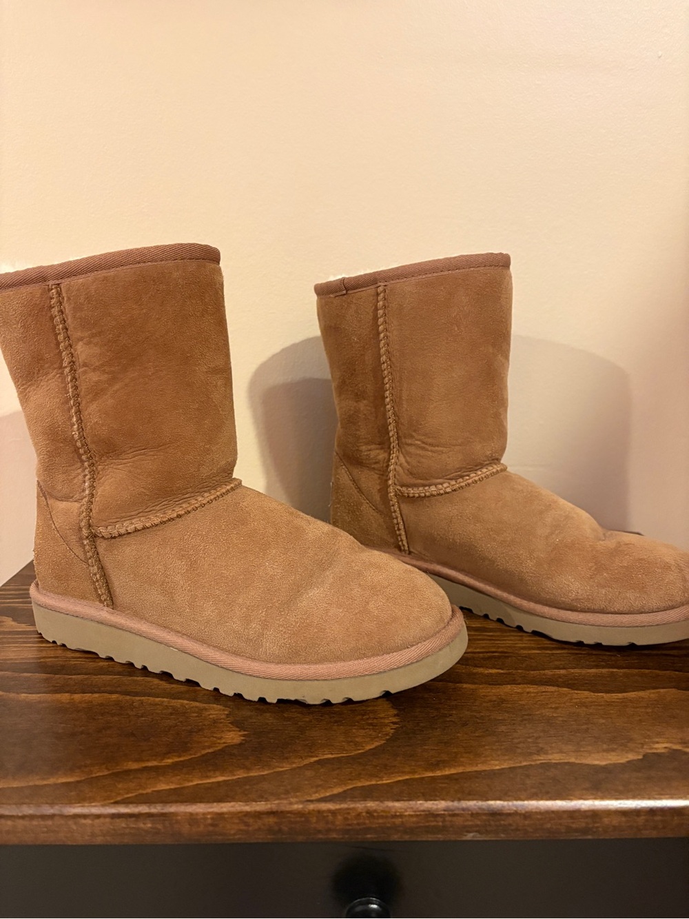 UGG Classic Short Suede Boots in Chestnut